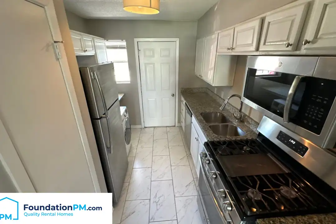 267 Greenlaw Ave unit 11 - View 5