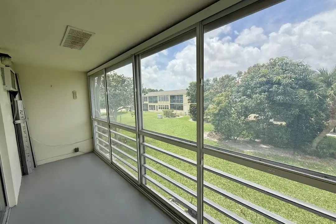 32 Kingswood E unit B – photo 1