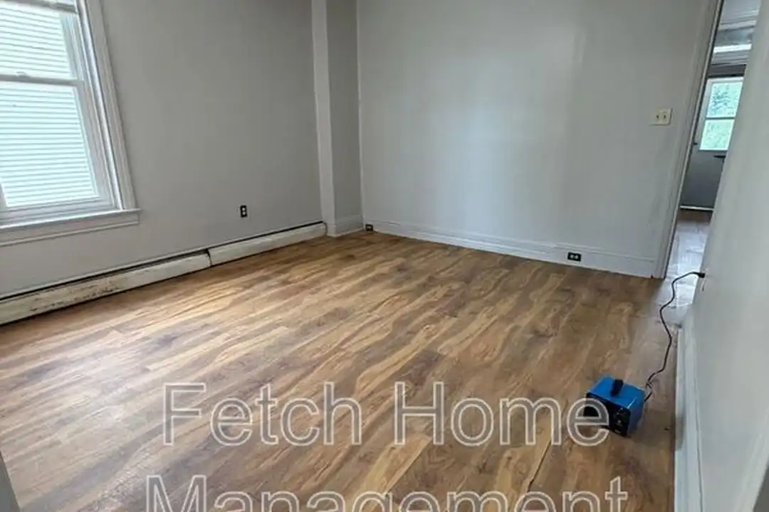 225 Front St - View 5