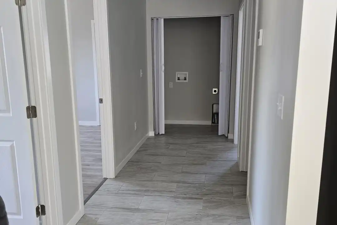 2212 S 1st Ave unit 1-3 - View 5