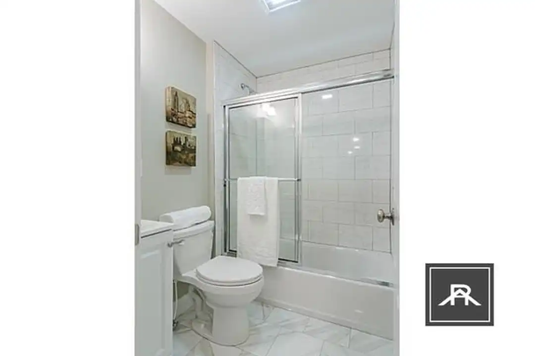 4 Leicester St – pohled 4