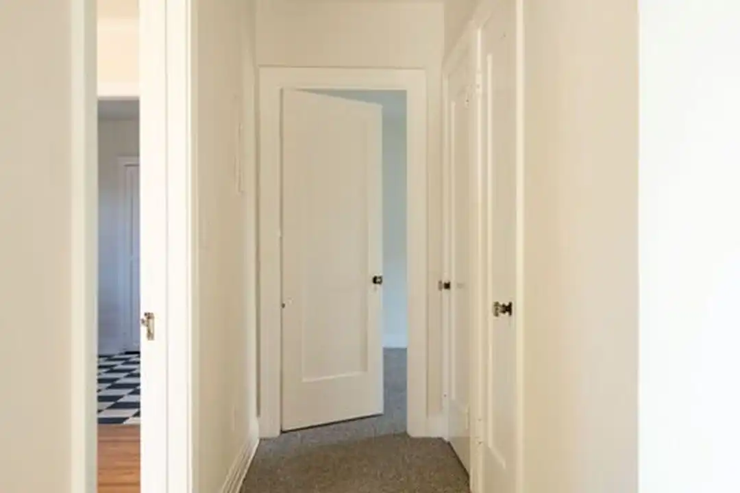 824 Brent Ave - View 4