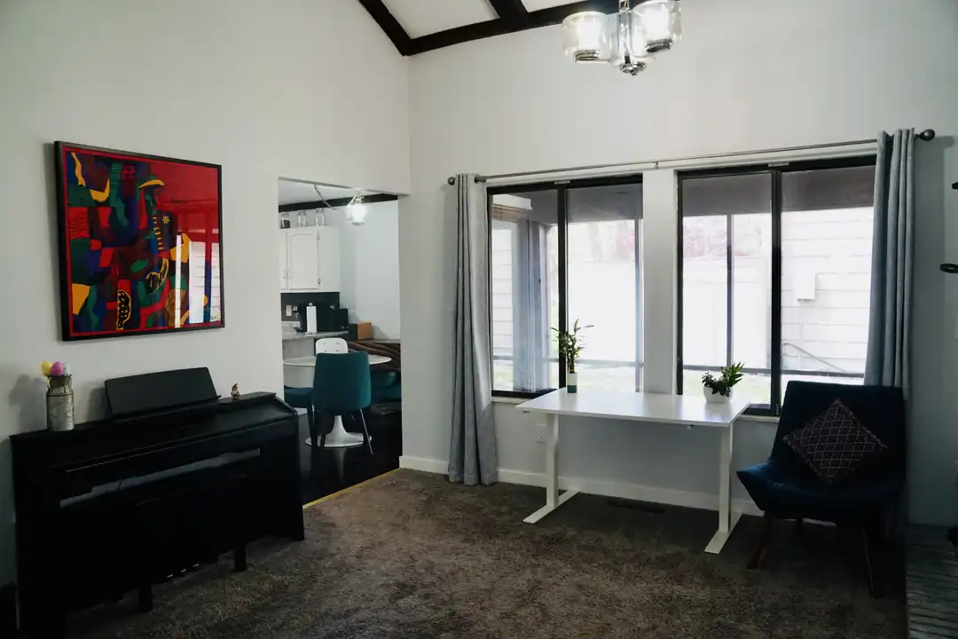 1303 Kingsridge Ct - More