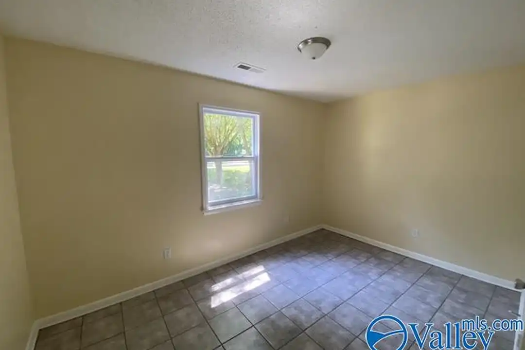 4008 Penny St SW unit A - More
