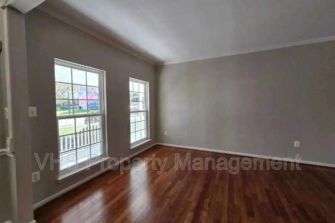 2520 Post Oak Dr - View 5
