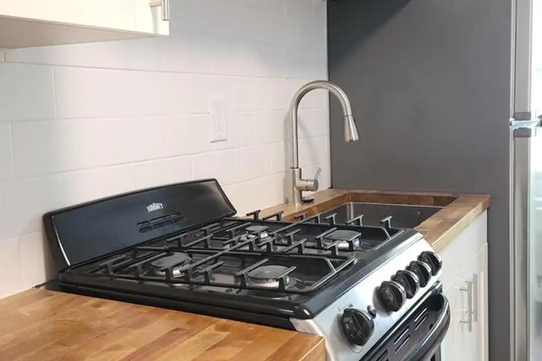 205 Oskaloosa St unit 203 – photo 1 of 11