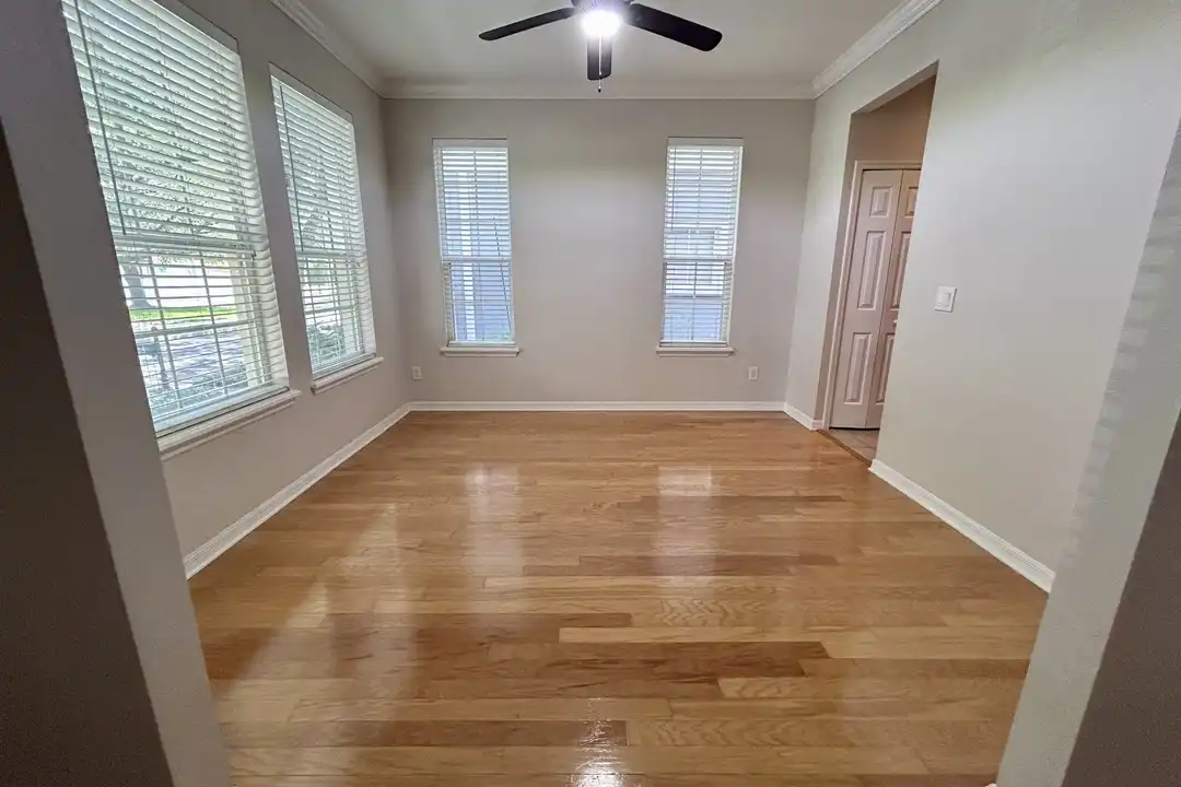 2135 Ridgewood St - View 5