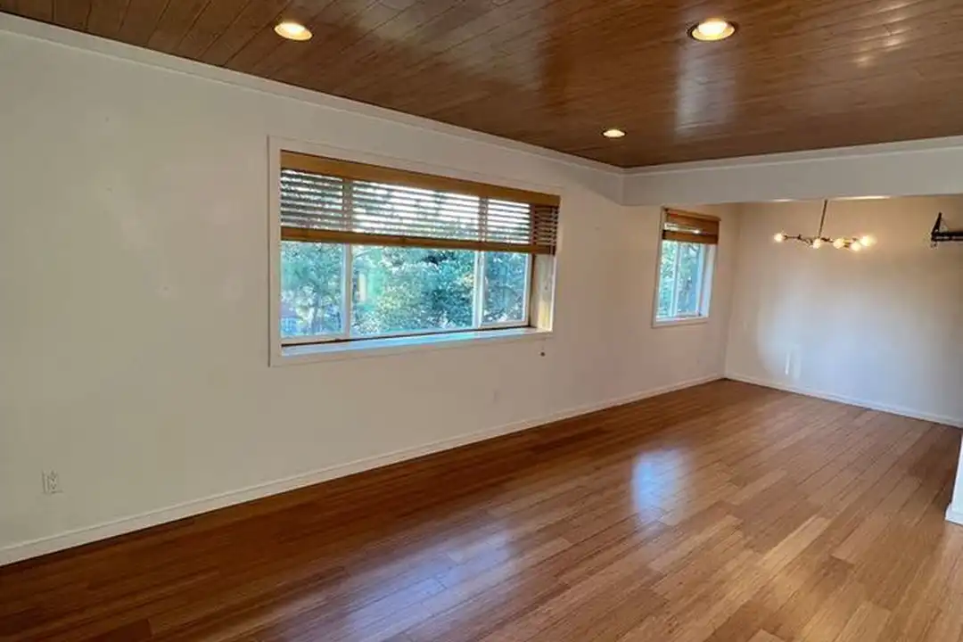 5715 NE Sacramento St - View 5