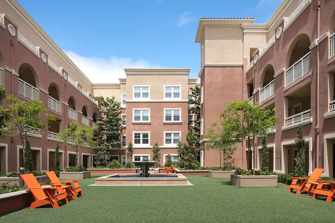 Franklin Street Apartment Homes - View 2
