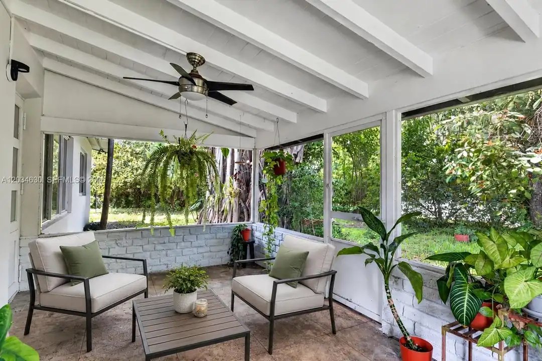 2207 SW 22nd St unit - - View 4