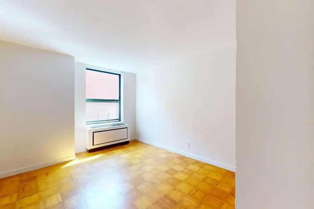 247 W 87th St – další