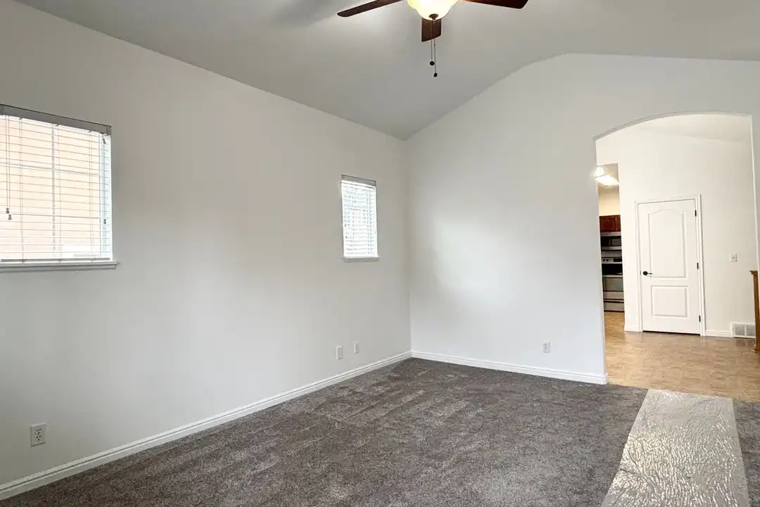 Apartment in Draper - View 3