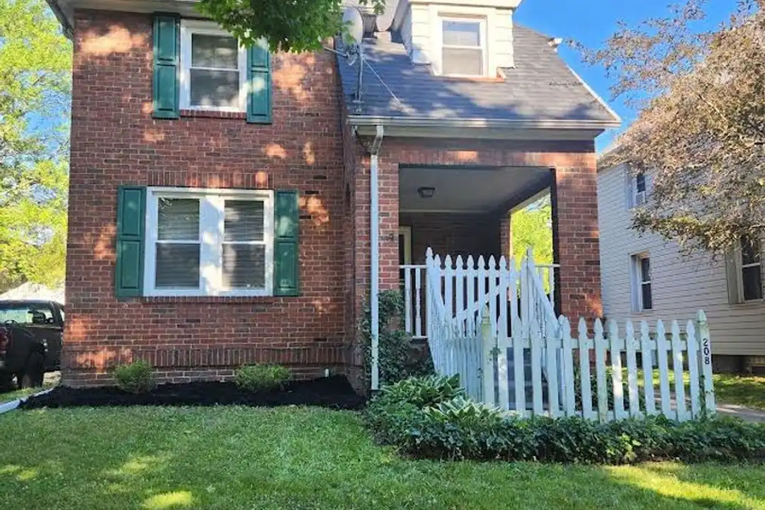208 Pennsylvania Ave – photo 1 of 22