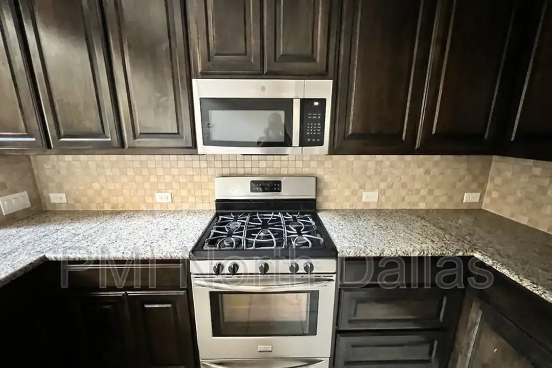 532 S Greenville Ave - View 6