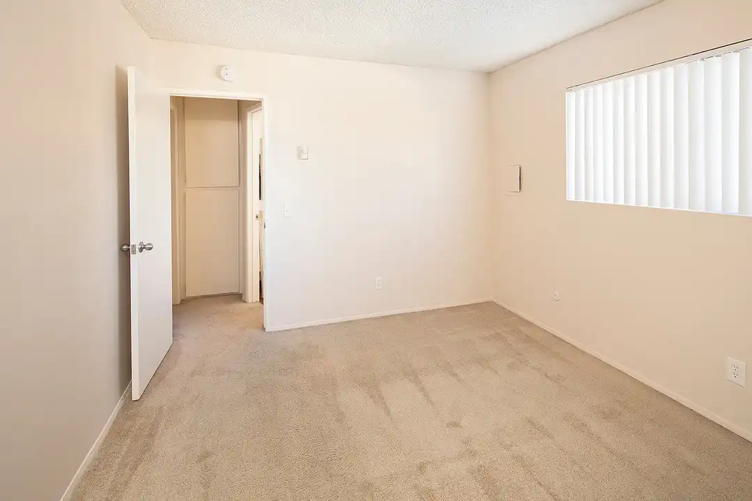 Apartment in Chula Vista - More