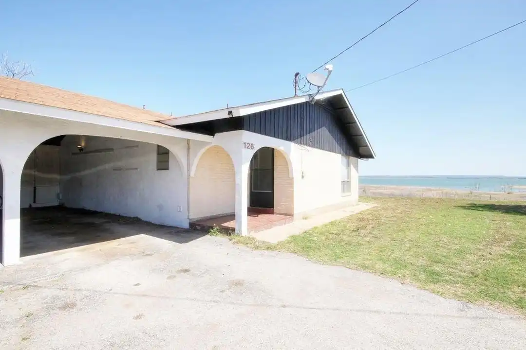 126 Lake Breeze Dr – photo 1 of 18