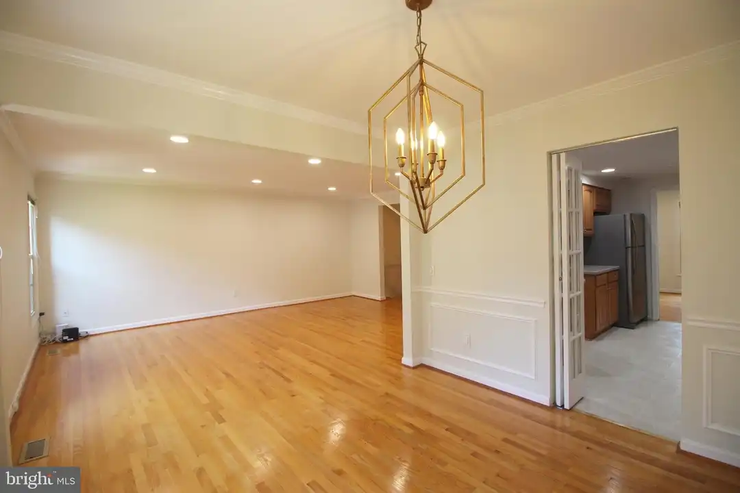436 N Park Dr - View 4