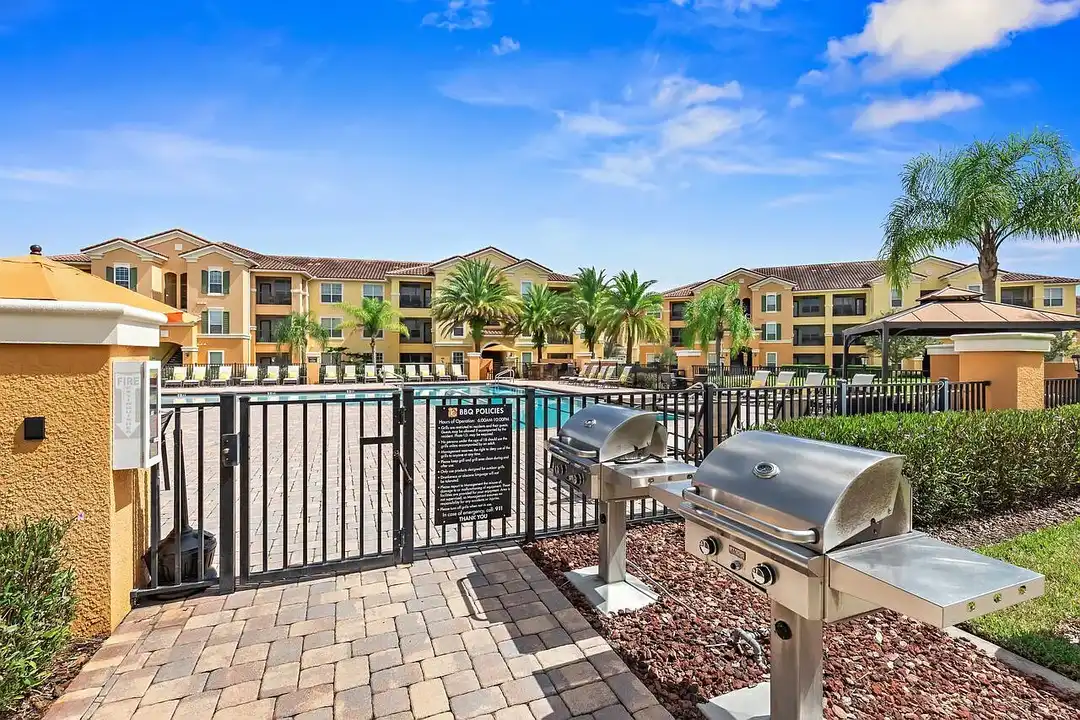 Trinity Club Apartments – photo 1 of 26