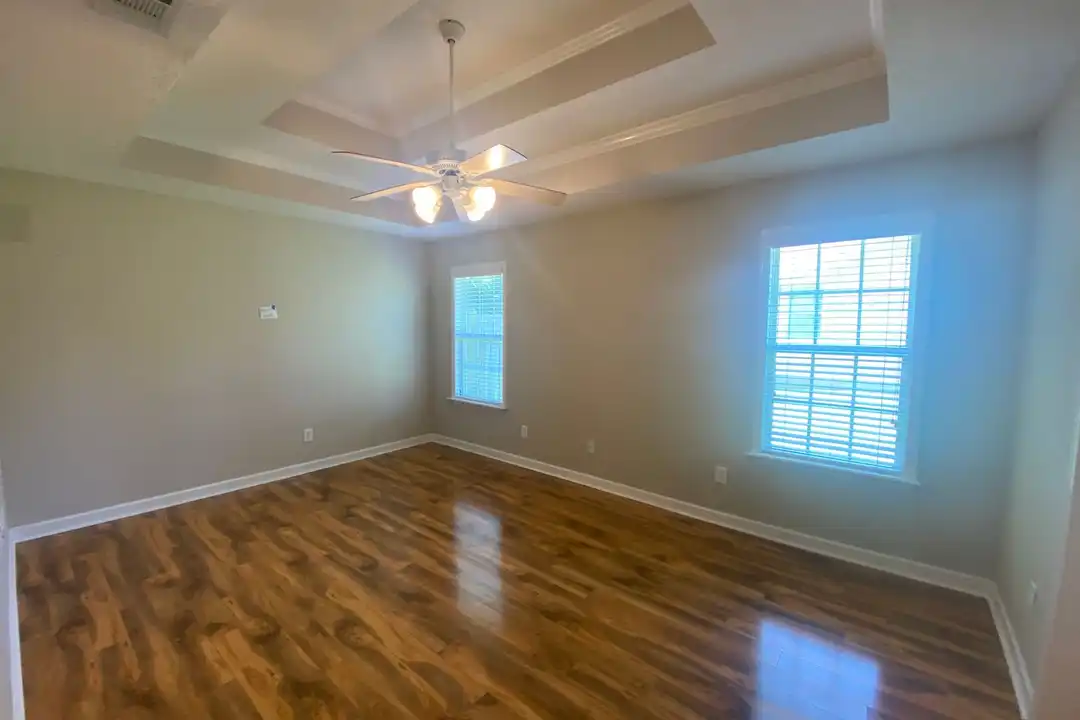 228 Willis Creek Rd - More