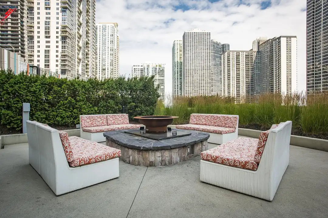 Apartment in Chicago, New East Side, The Loop - View 3