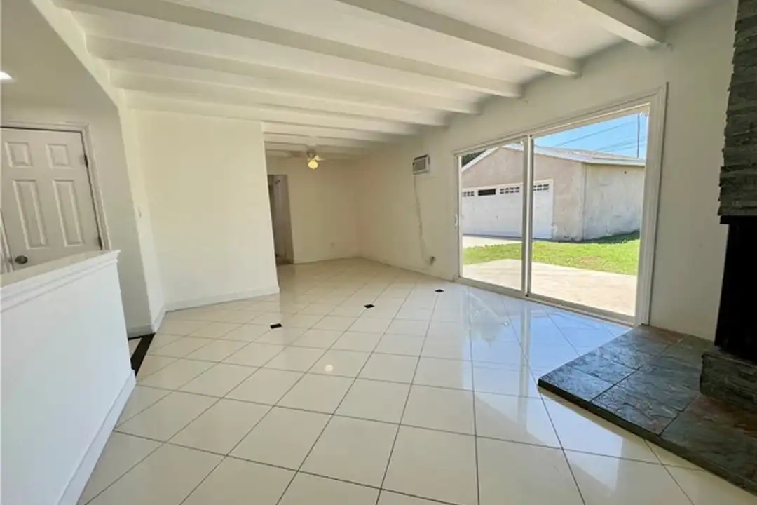 1211 N Siesta St - View 4