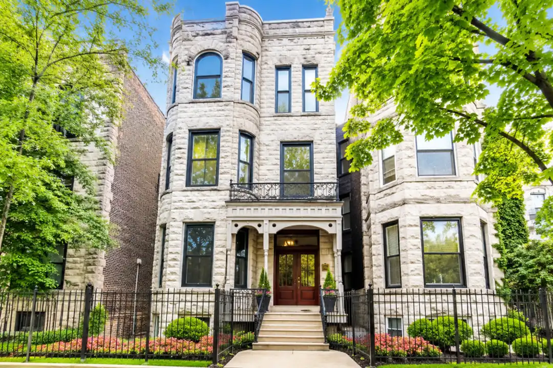 933 W Newport Ave - View 3