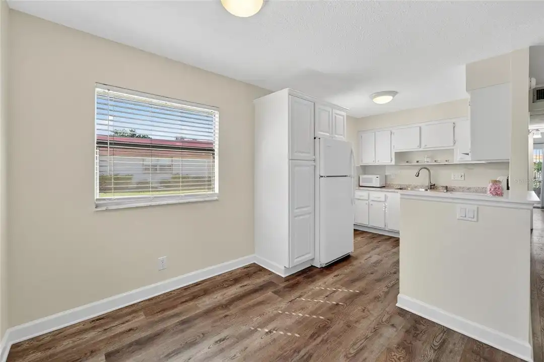 1802 Bedford Ln #12 - View 6