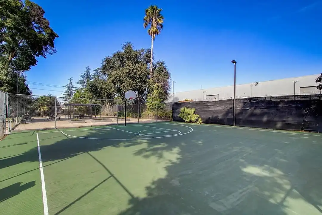 Gold Ridge Apartments - 2929 Routier Rd - Sacramento, CA | Rent.