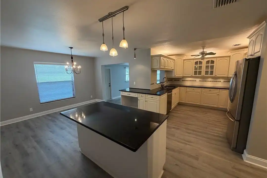 2121 SE 1st Terrace - View 2