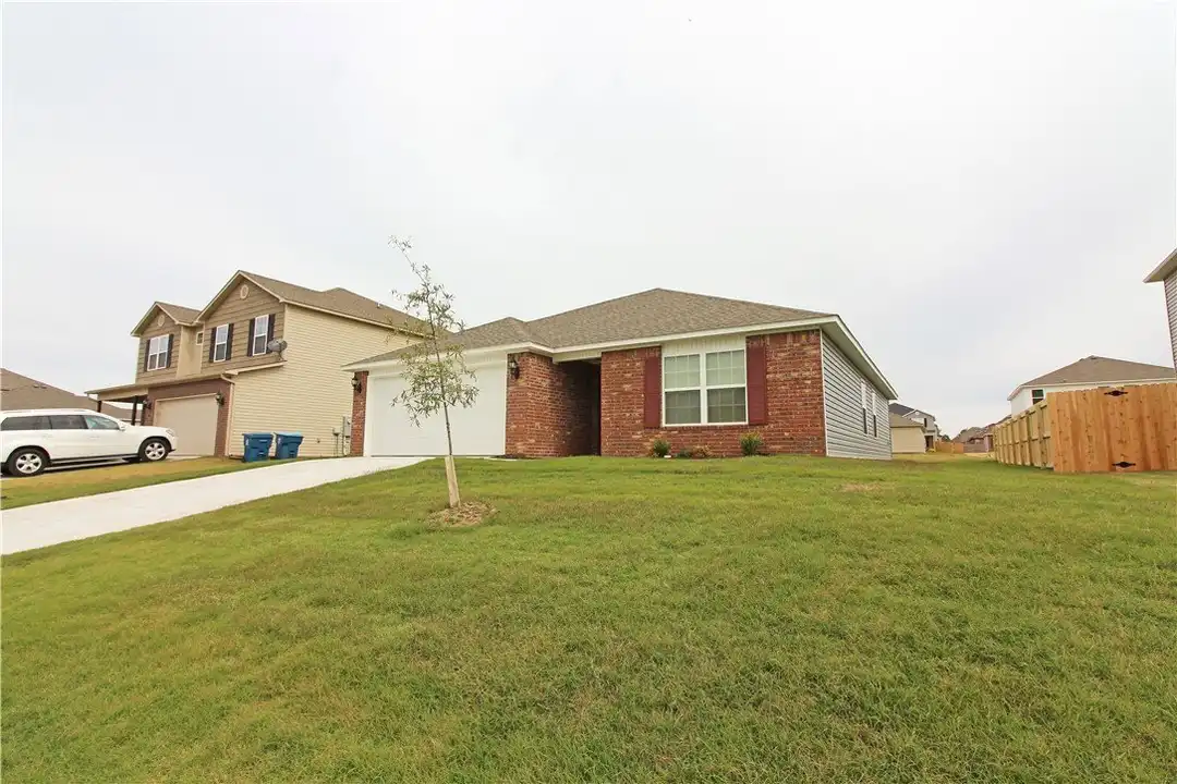 803 SW Green World St - View 2