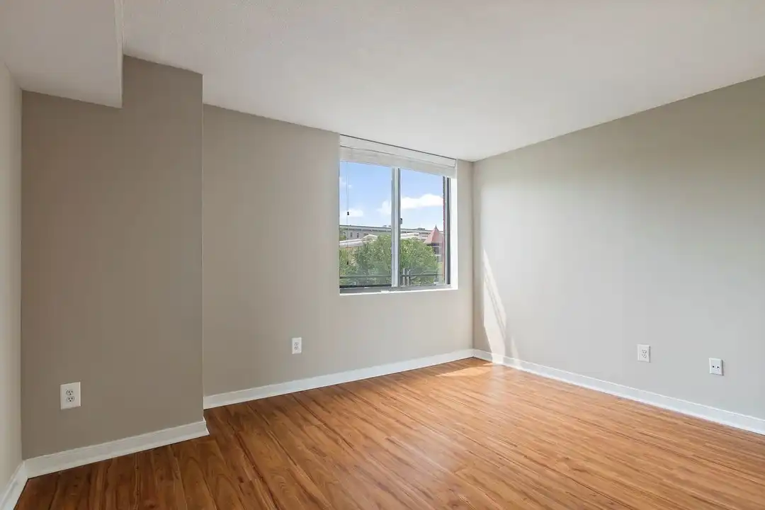 1633 Q Apartments - More