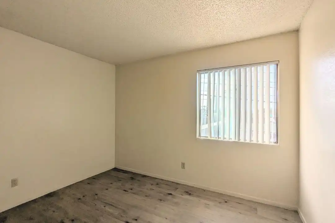 3150 E Bellevue St #9 - More