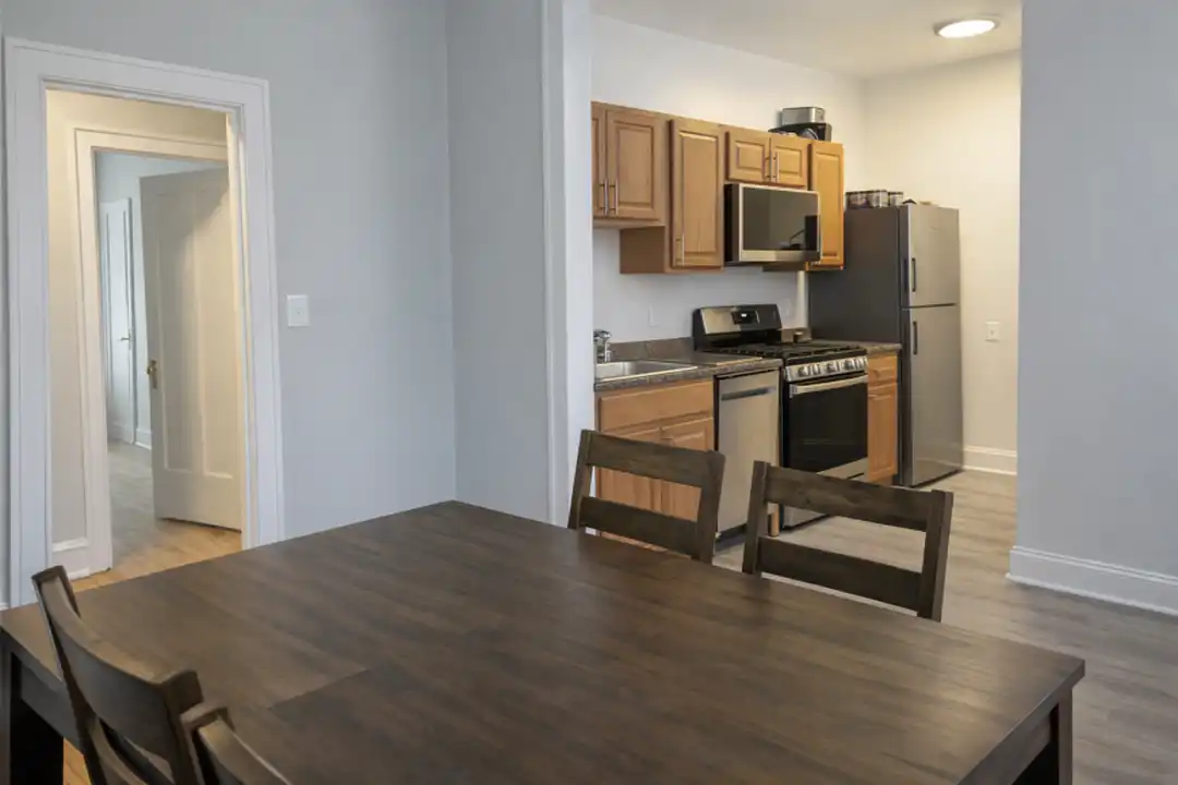 3610 N Claremont Ave - View 2