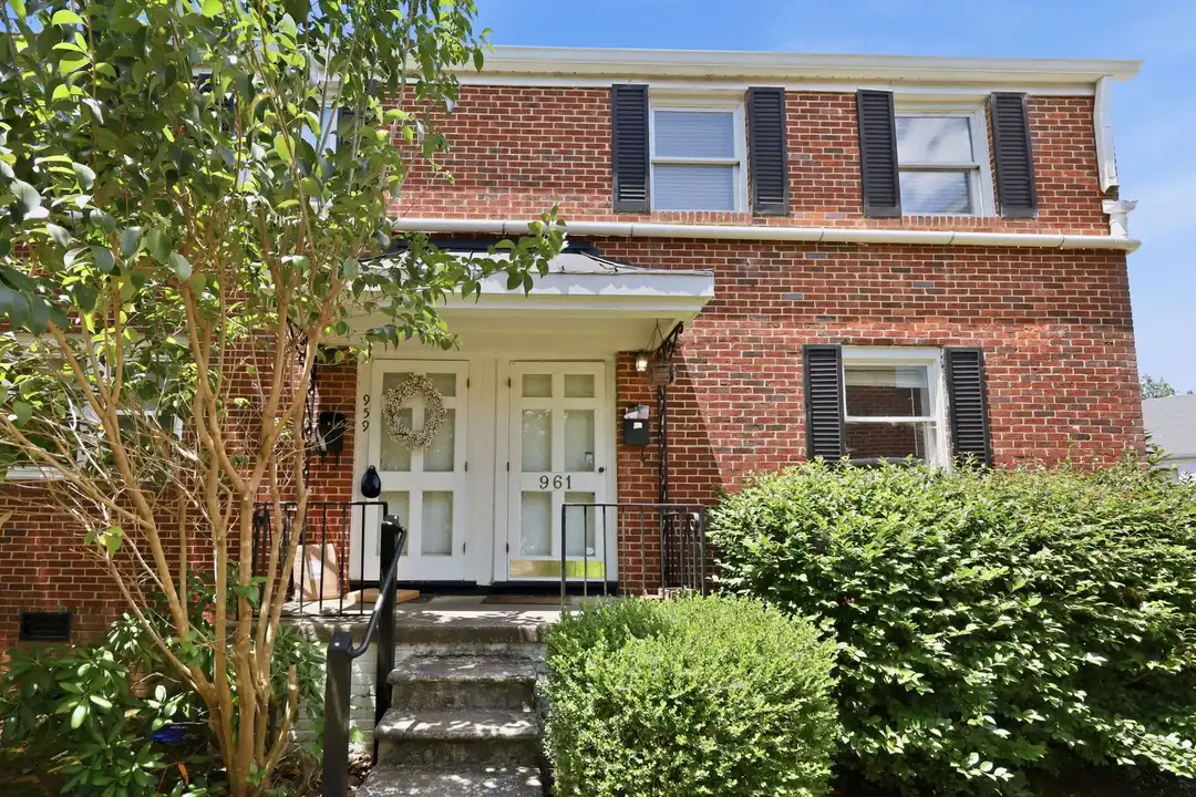 961 St Marys St - View 3