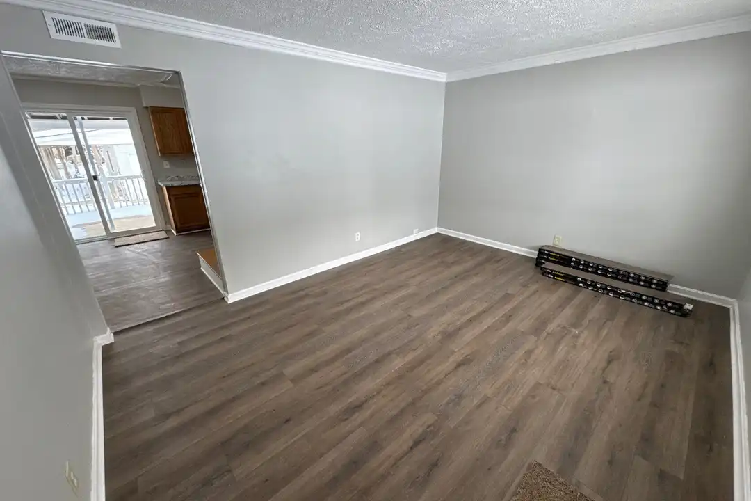 338 N Skyline Dr – pohled 2