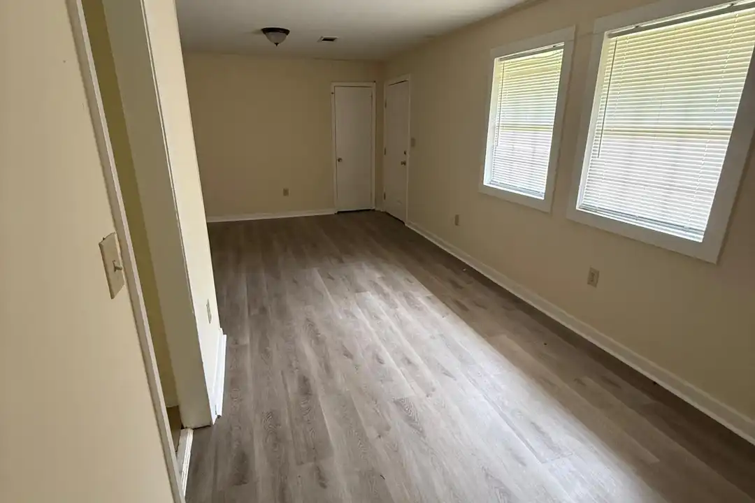1326 Cadillac Dr - More