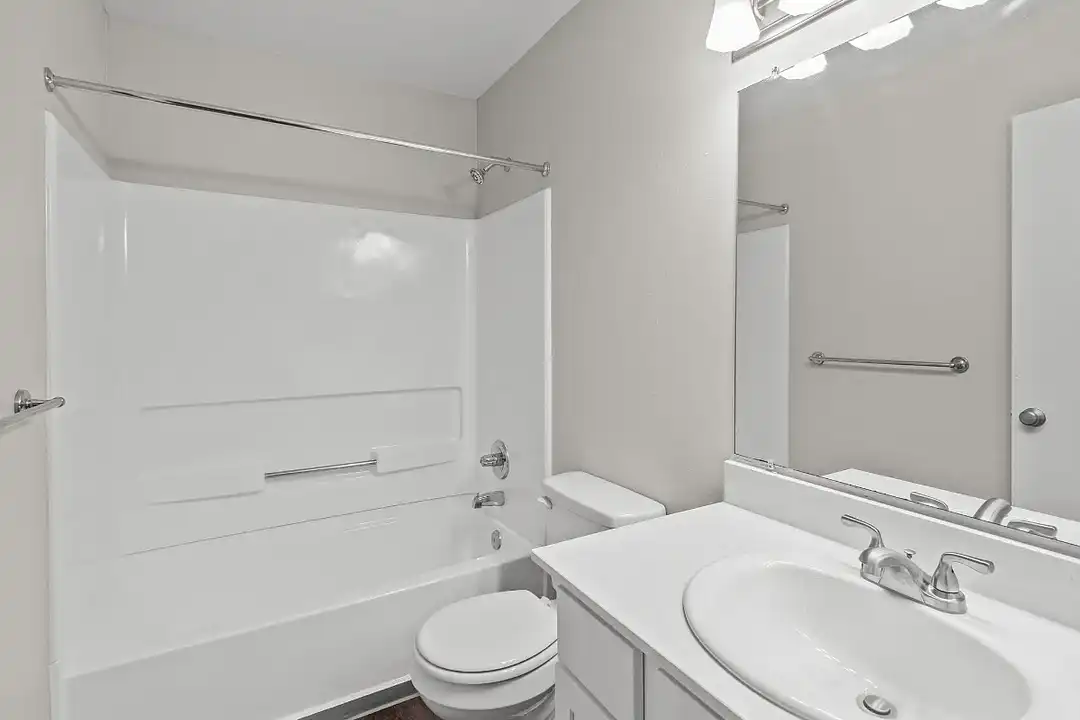 Landings at Cedar Creek – photo 1 of 21