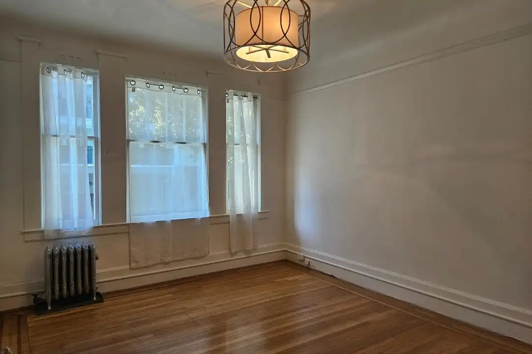1145 Pine St #21 - More
