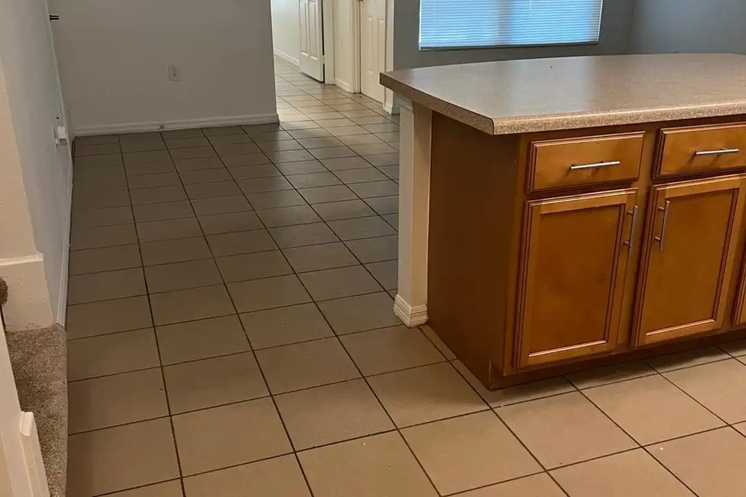 Apartment in Sebring - View 2