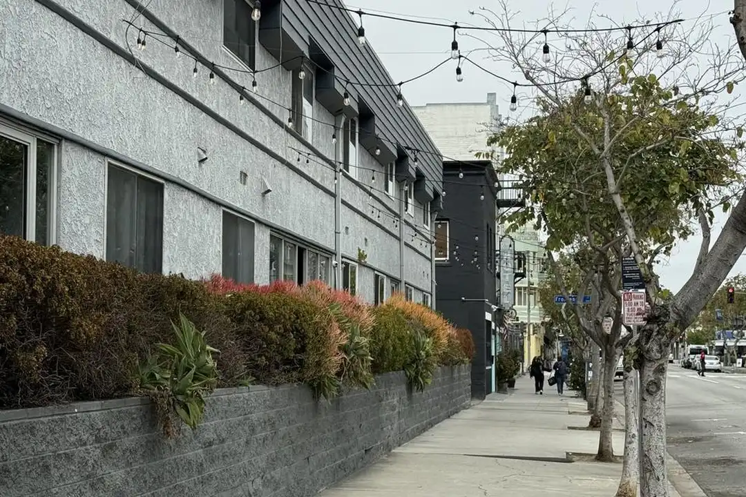 200 Elm Ave unit 7 - View 2