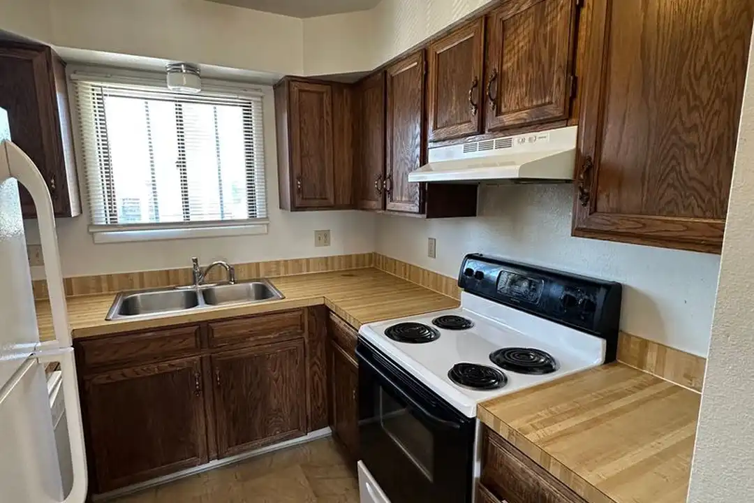 1510 Taft Ave unit #8 - View 2