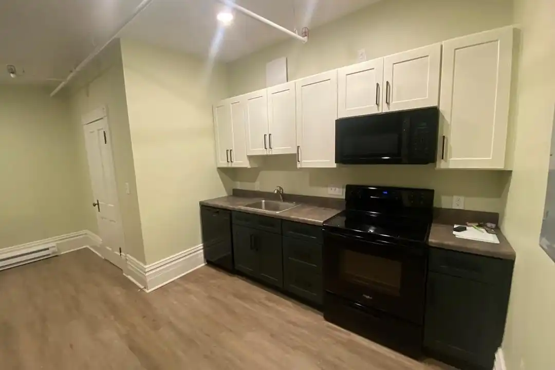 305 13th St #K – photo 1 of 8