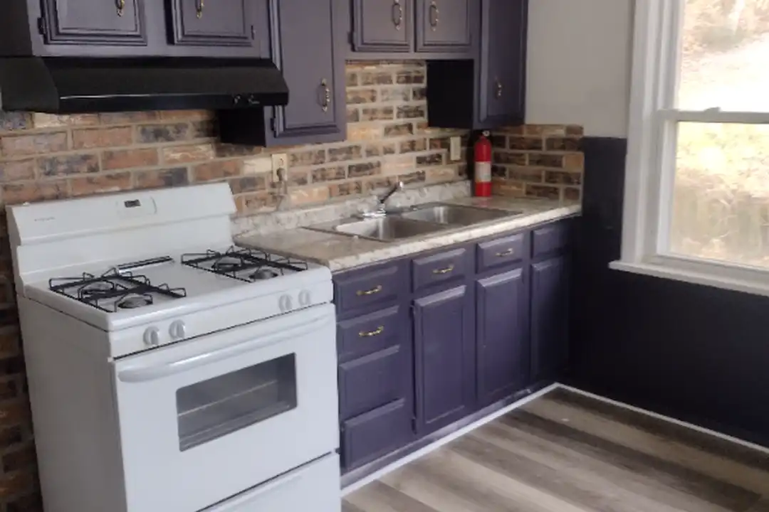 629 Grand Ave – photo 1 of 14