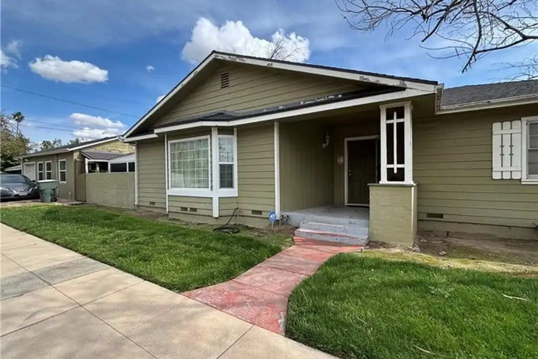 3297 N Pershing Ave unit 2 – photo 1