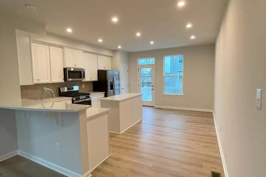 2 Sidney Ln - View 6