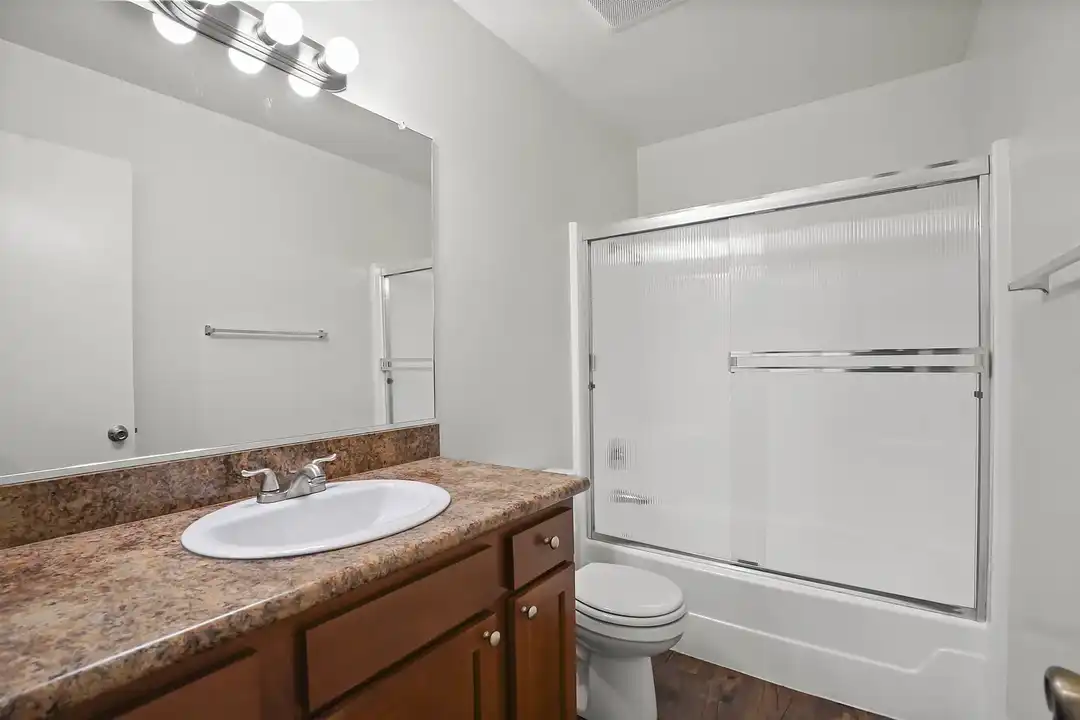 Apartment in Anaheim - More