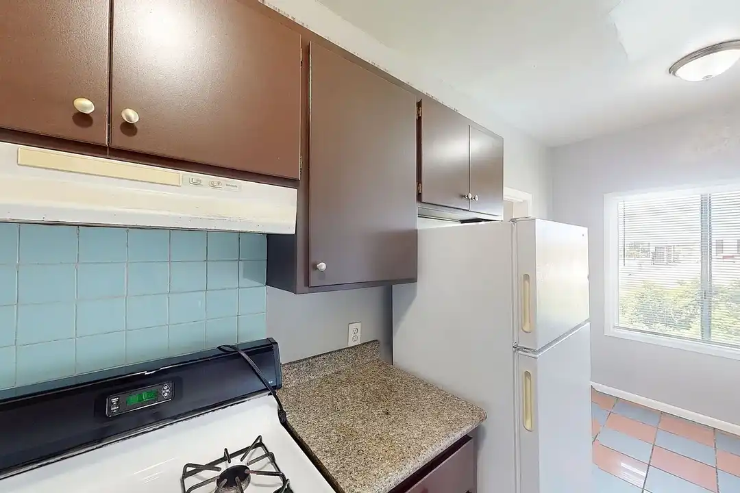 3401 International Blvd – photo 1
