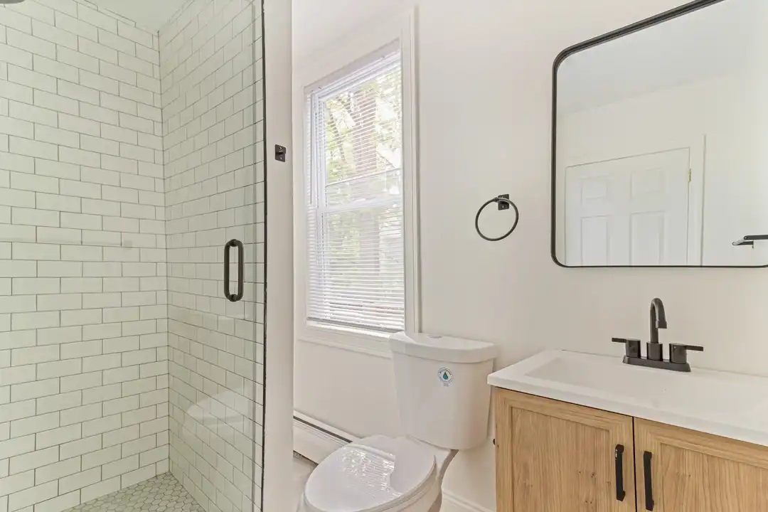 169 Waterman St unit 6 - More