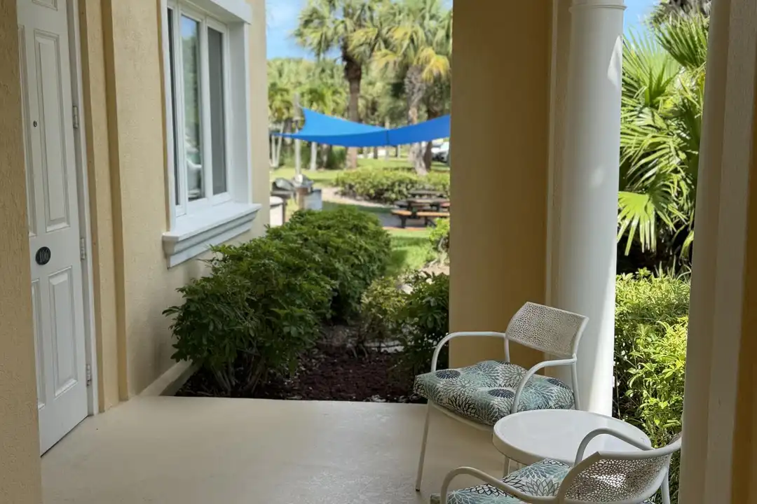 38 Harbour Isle Dr E unit 106 - View 3