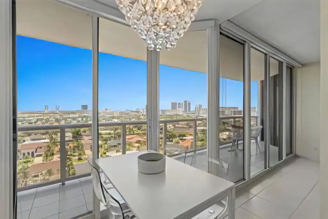 3561 Yacht Club Dr - View 5